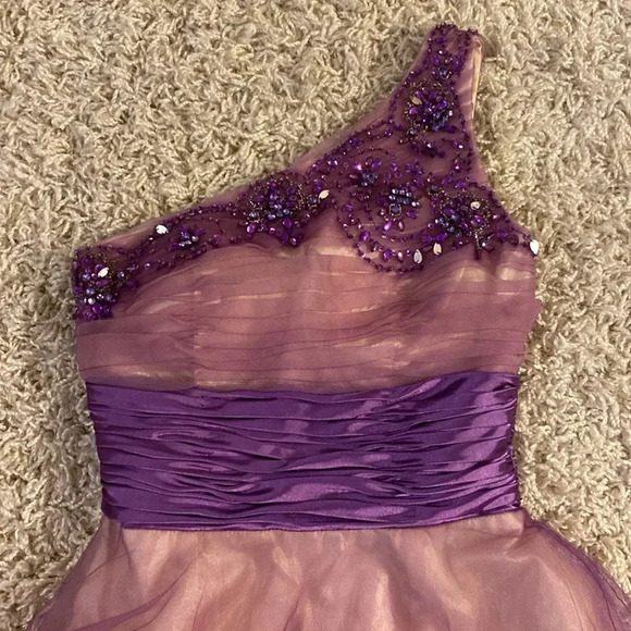 Beyond divison of Jovani dress 👗 size 2 - Picture 3 of 5